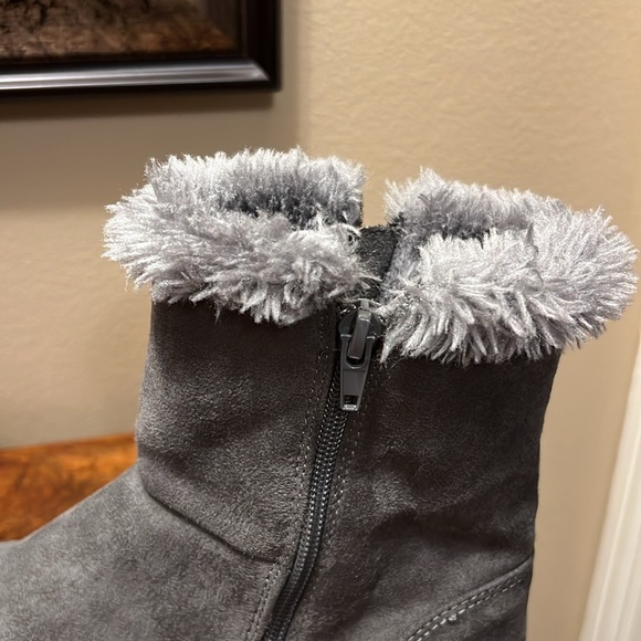 Mia Womens Merion Gray Faux Suede Boots in Size 7.5, EUC - Picture 14 of 17